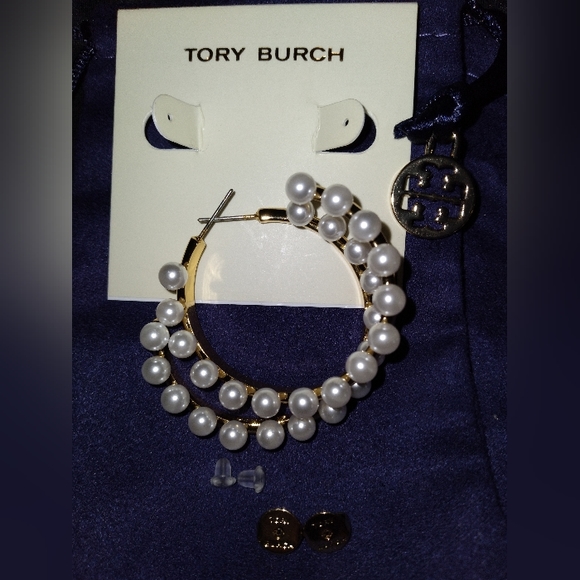 Pearl Fringe - Tory Burch Gold White Hoop Earrings💛 - Picture 7 of 12